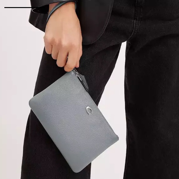 💫💫Spanking Brand NEW / Never Used💫💫
COACH Small Wristlet🖤🩶 - Picture 3 of 14